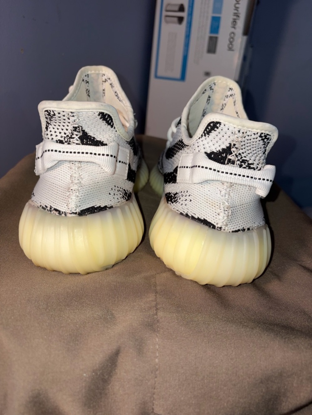 Adidas Men’s Yeezy Boost 350 V2 Zebra - Picture 9 of 9